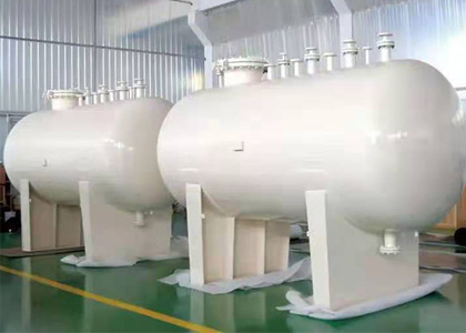 �뵼�弶PFA�ڳ���ʽ�����������洢�е�����